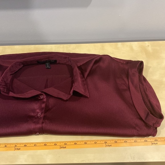 Banana Republic • dolman rolled sleeve button front shirt - Picture 8 of 9